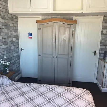 Lodge Shore