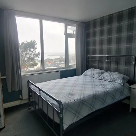 Shore Lodge