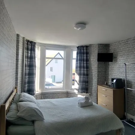Shore Lodge *
